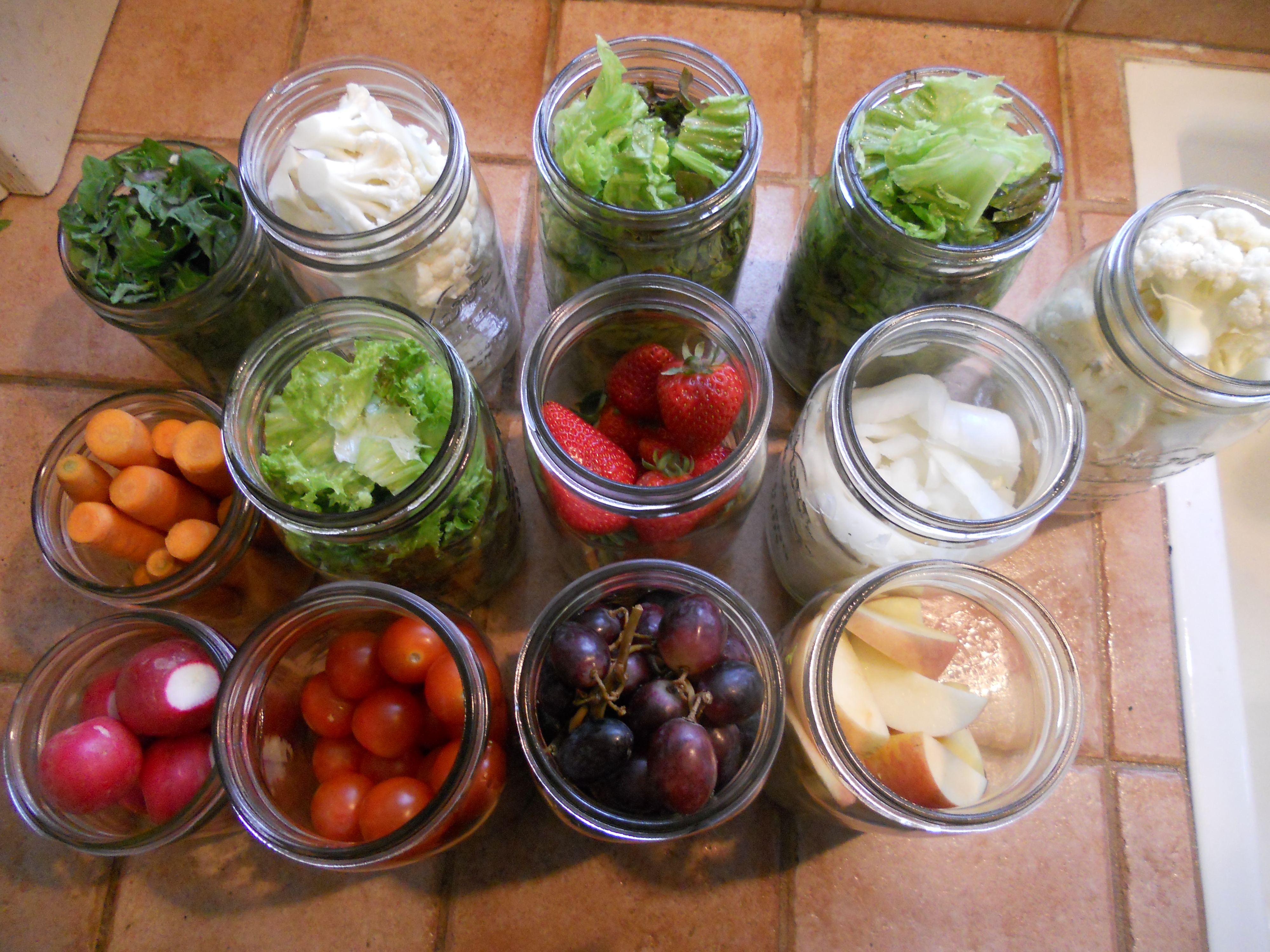 How to Store Fruit in Mason Jars 